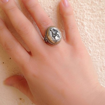 Savati 22K Solid Gold & Silver Griffin Signet Ring